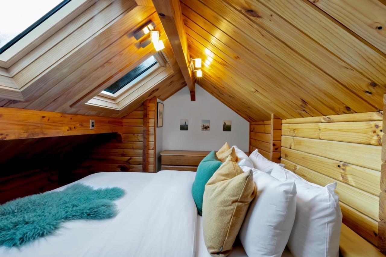 Kereru Cottage, Cosy Log Cabin, Serene Lake & Mountain Views 퀸즈타운 외부 사진