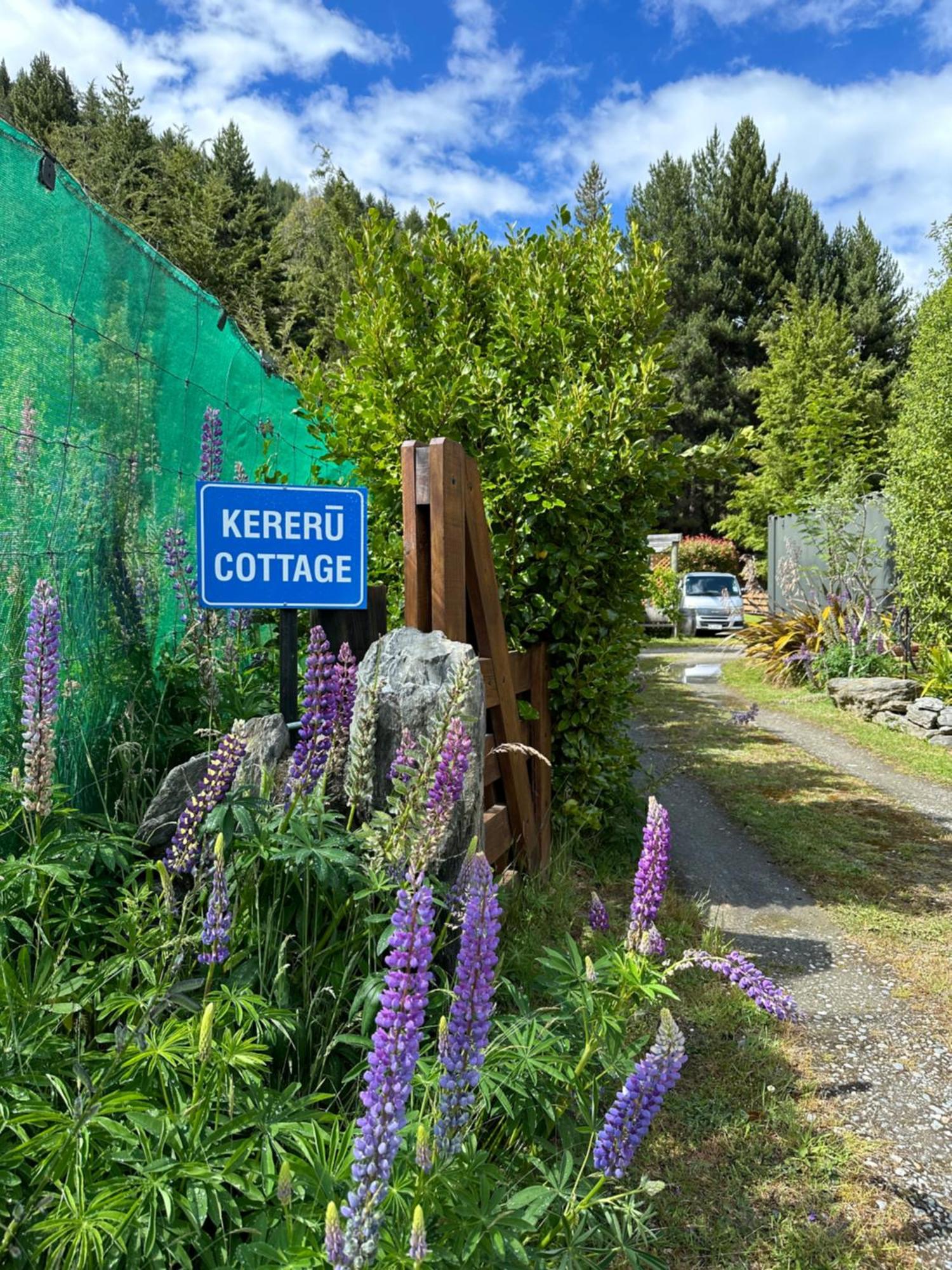 Kereru Cottage, Cosy Log Cabin, Serene Lake & Mountain Views 퀸즈타운 외부 사진